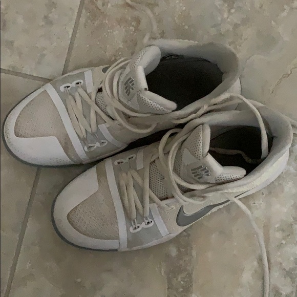 KYRIE IRVING Boys Sneakers - Picture 2 of 4